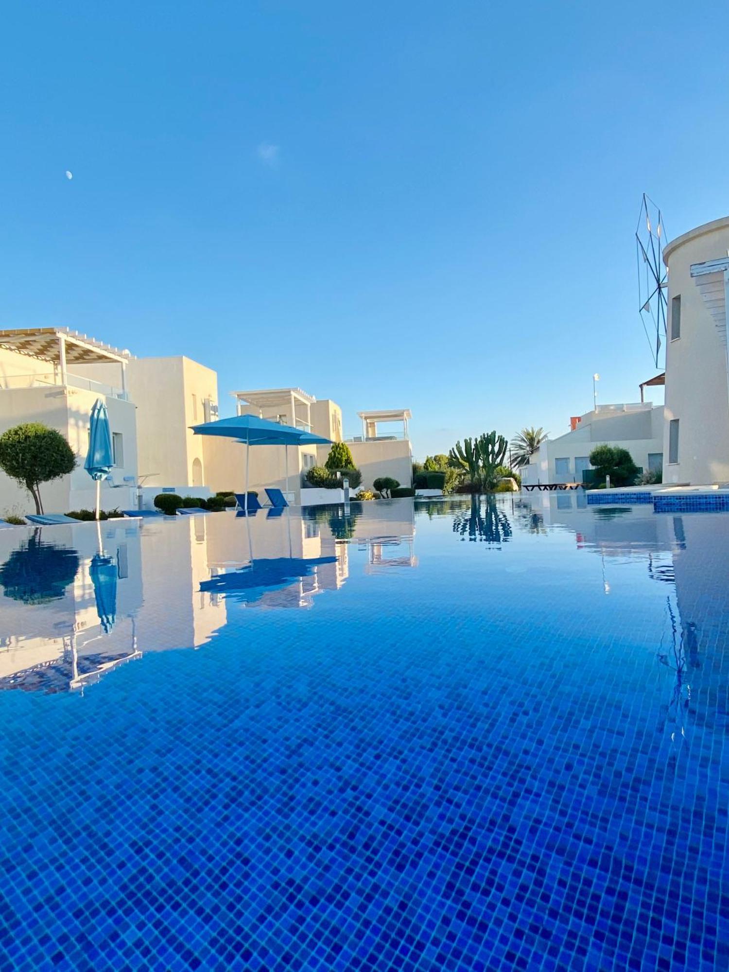 Wavebreeze Villas Paphos Exterior foto